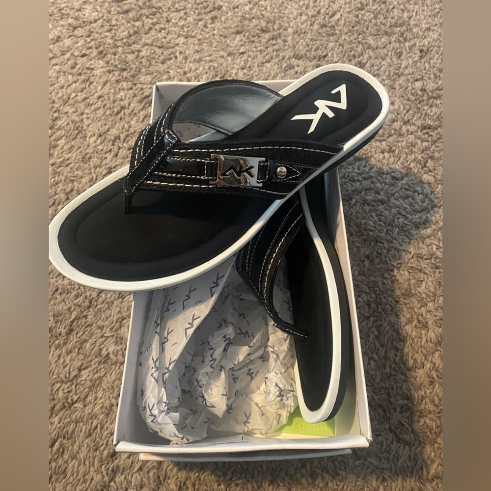 Anne Klein black and white flip flops, size 9.5